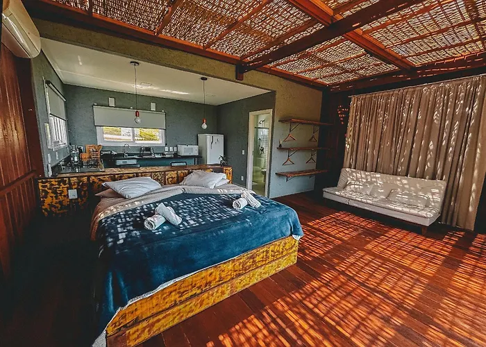 Casa De Vidro Alto Padrao - Hospedar Com Proposito